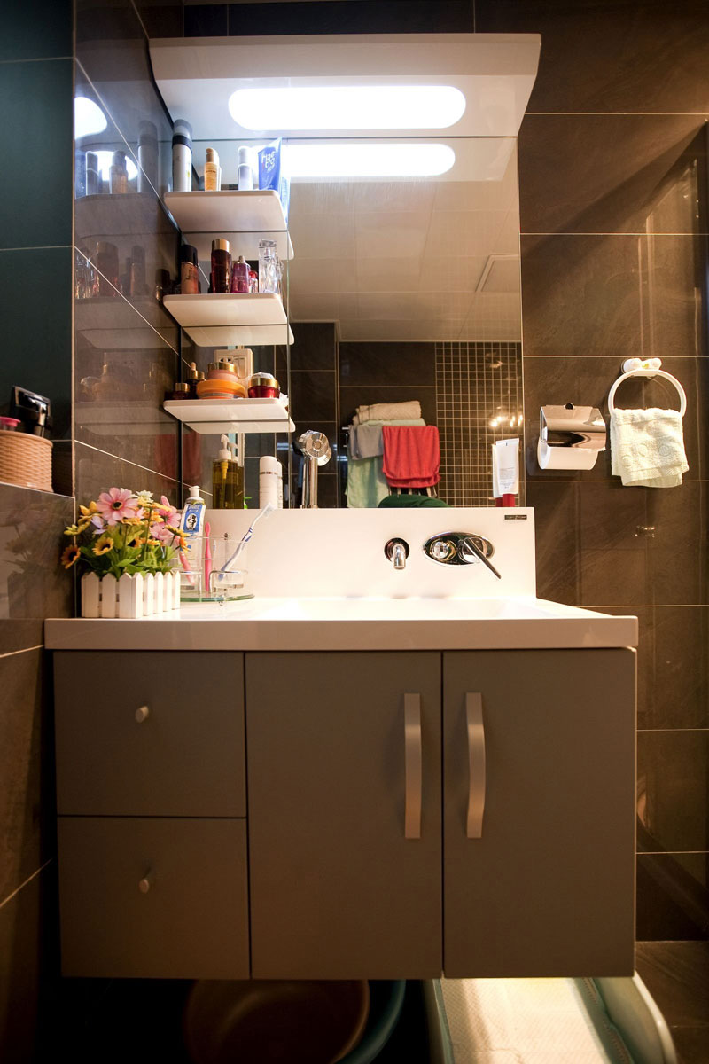 韩式风格公寓20平卫生间浴室柜搭配效果图