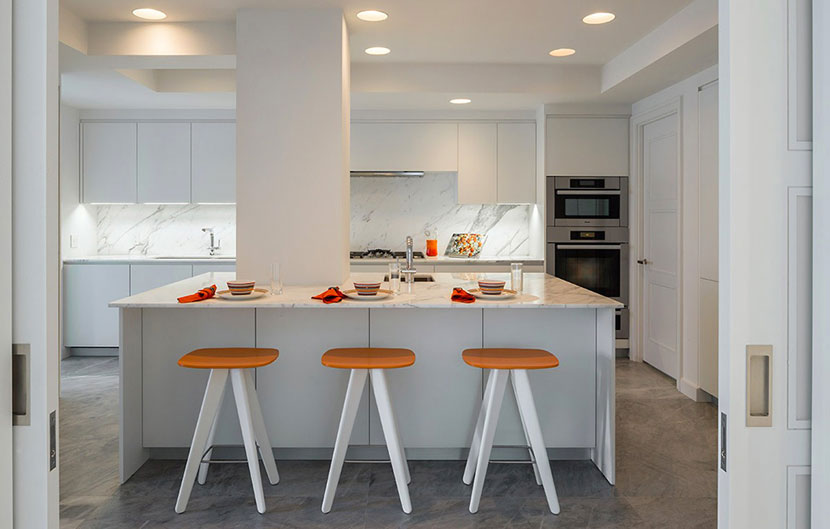 120平现代简约风三居室开放式厨房吧台装修效果图