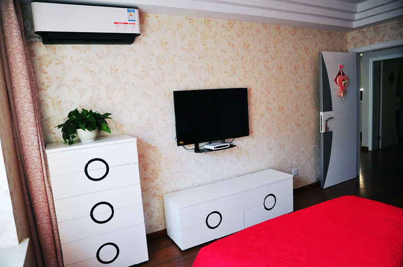 现代风格三室一厅20平米卧室组合柜软装搭配效果图