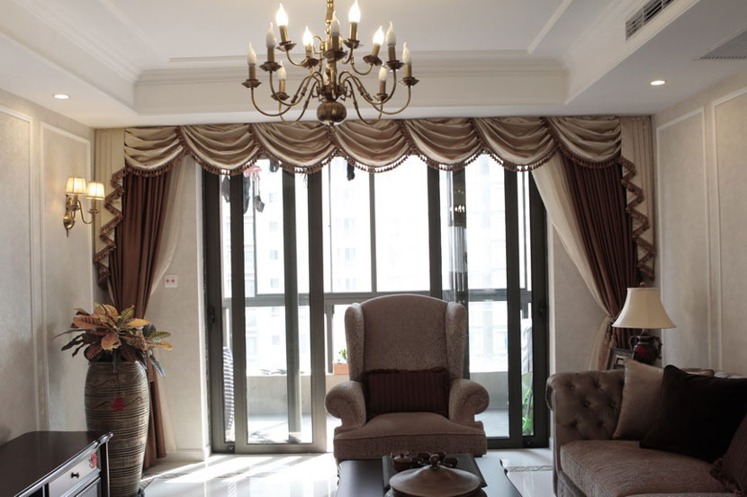 欧式风格三室一厅20平客厅精美窗帘效果图