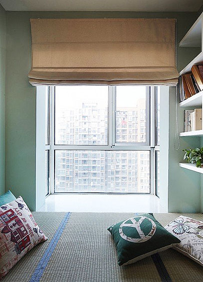 现代风格两室一厅卧室竹制窗帘效果图