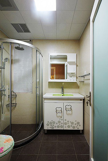清新美式二居室卫生间淋浴房装修效果图