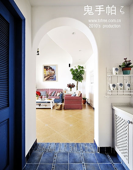 地中海风格别墅5平米玄关蓝色地砖铺设效果图