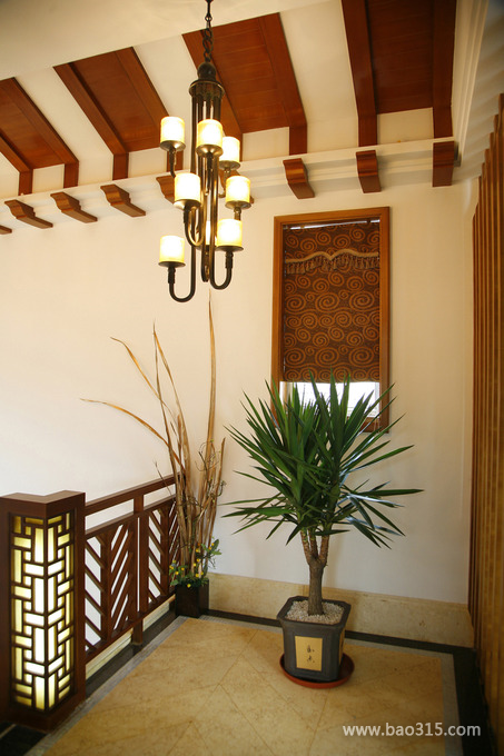 东南亚风格loft二层过道盆栽软装设计效果图