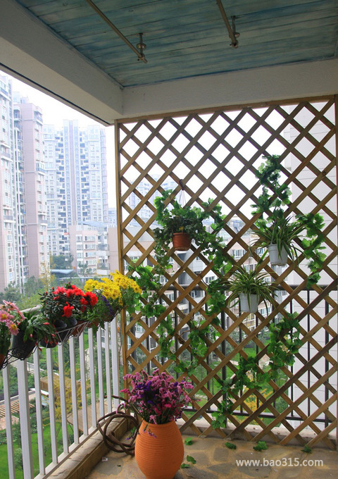 盆栽装饰，打造清新阳台空间