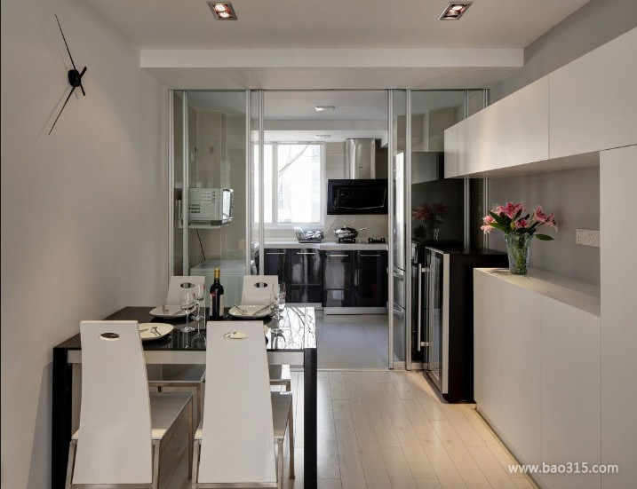 90平二居室现代风格餐厅厨房隔断装修效果图