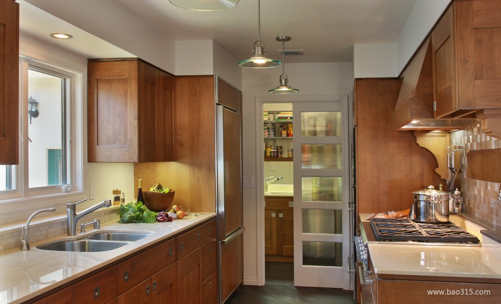 四室两厅美式风格厨房实木橱柜效果图