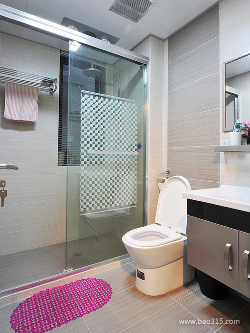 80平二居室现代风格卫生间淋浴房装修效果图
