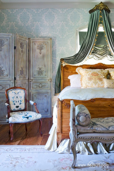 典雅的悸动：超浪漫的法兰西风格卧室