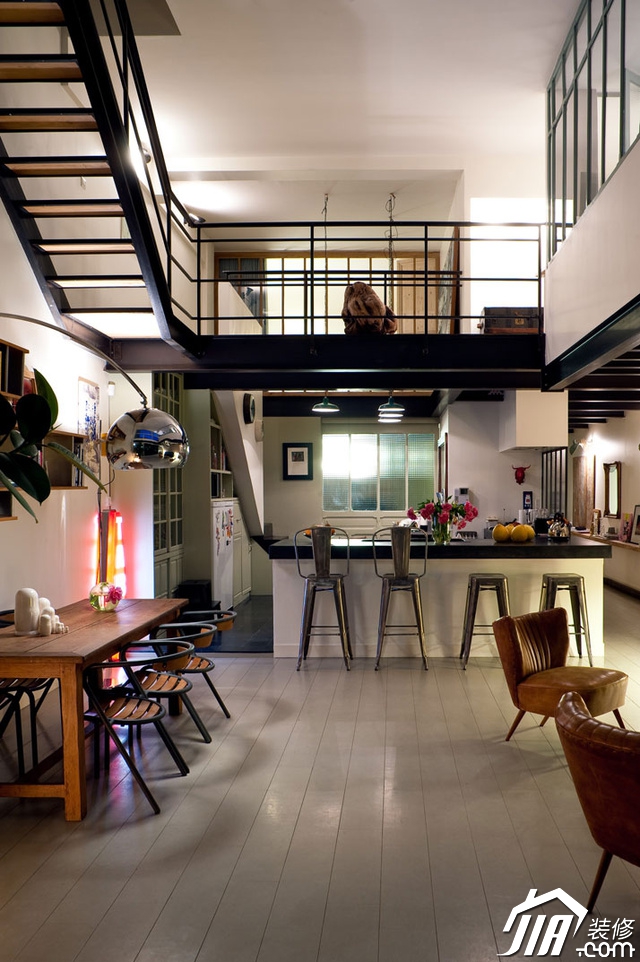 美式现代阁楼复式公寓厨房吧台装修效果图