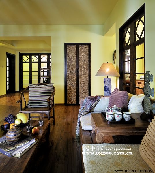 东南亚风格别墅50平米客厅柠檬黄墙面装修效果图