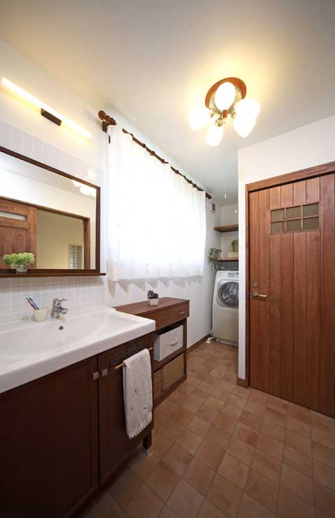 日式公寓浴室洗衣间装修效果图