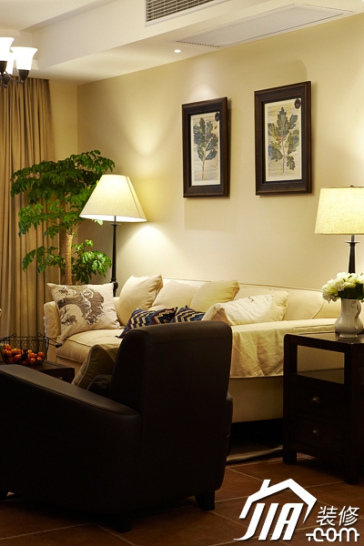 清新简约美式四房别墅客厅沙发背景墙装修效果图
