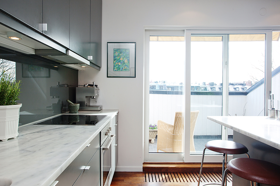 彩色书墙 瑞典小清新白色阁楼 公寓装修,经济型装修,宜家风格,厨房