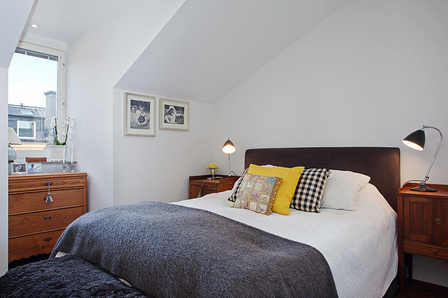 彩色书墙 瑞典小清新白色阁楼 公寓装修,经济型装修,宜家风格,卧室,白色,床,床头柜
