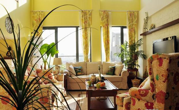 欧式田园风格三室一厅30平米客厅柠檬黄墙面装修效果图