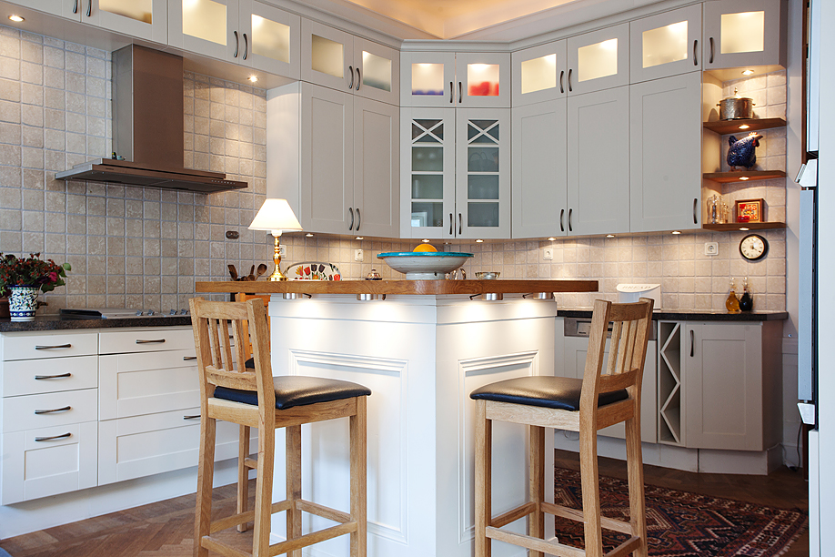 简巴洛克风情北欧式公寓厨房橱柜装修效果图