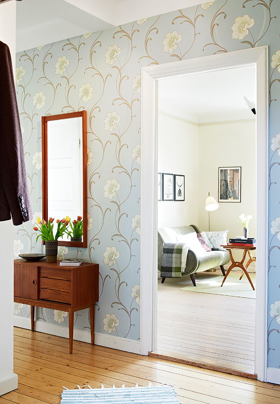 欧式风格四室一厅客厅墙纸软装效果图