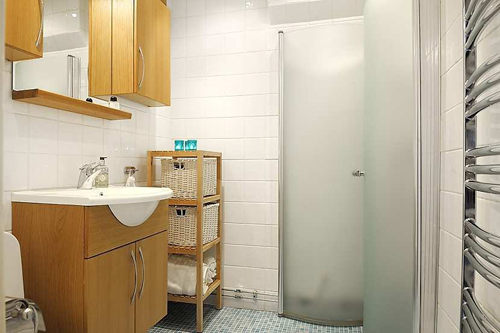 清爽整洁 16款浴室储物架收纳 ,,公寓装修,80平米装修,经济型装修,简约风格,卫生间,收纳架,洗手台