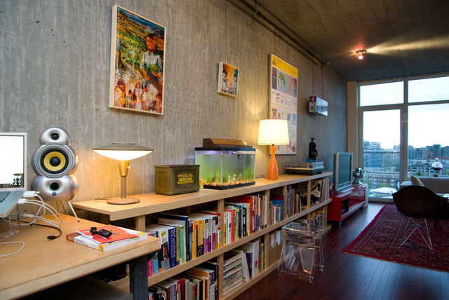现代简约风格三室一厅30平客厅书架软装效果图