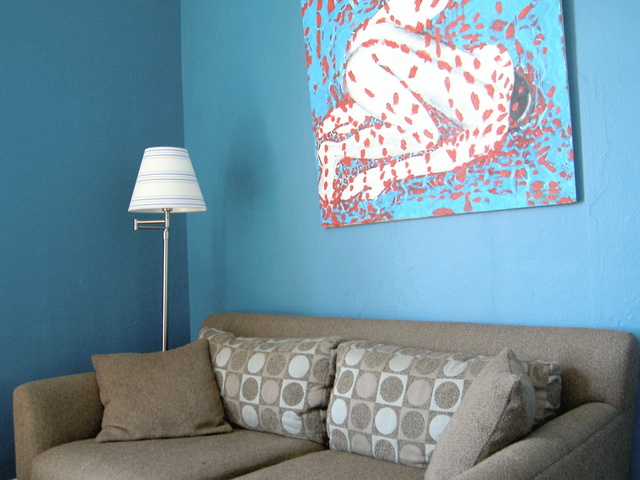 地中海风格三室一厅20平米客厅蓝色墙面装修效果图