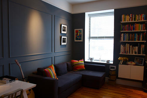 空间利用巧 情侣一居室变成宝 小户型装修,60平米装修,公寓装修,简约风格,宜家风格,书架,沙发
