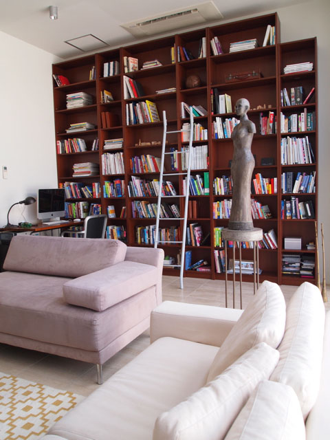 简约舒适小复式 书迷亲手打造 复式装修,富裕型装修,简约风格,海外家居,客厅,工作区,简洁,沙发,书桌,书架