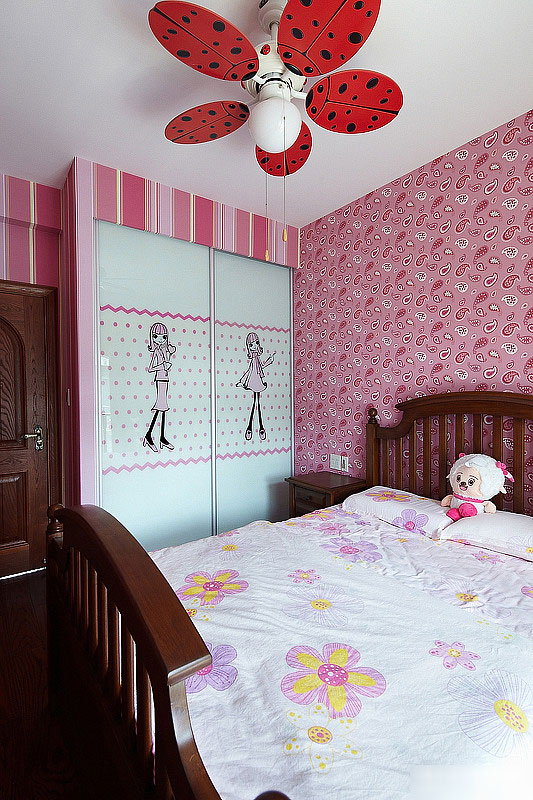 宜家风格loft20平儿童房可爱吊灯软装效果图