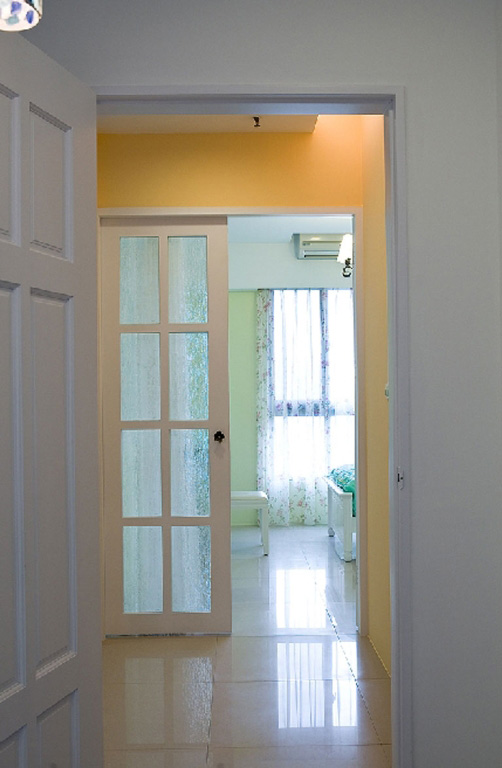 简约风格三室两厅走廊平推门安装效果图