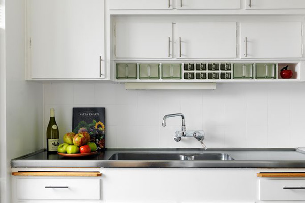 96平白色简约时尚公寓厨房橱柜装修效果图
