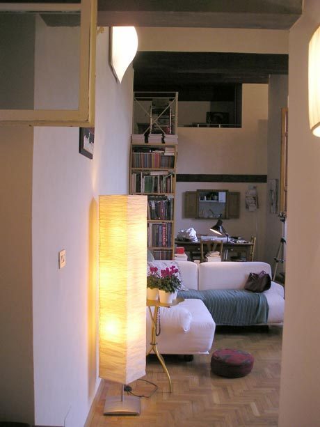 现代风格复式楼20平米客厅创意灯具软装搭配效果图