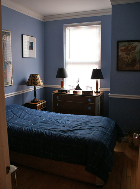 独特三角空间 混搭复古式公寓 公寓装修,70平米装修,经济型装修,简约风格,海外家居,卧室,床,床头柜,灯具,书桌,蓝色