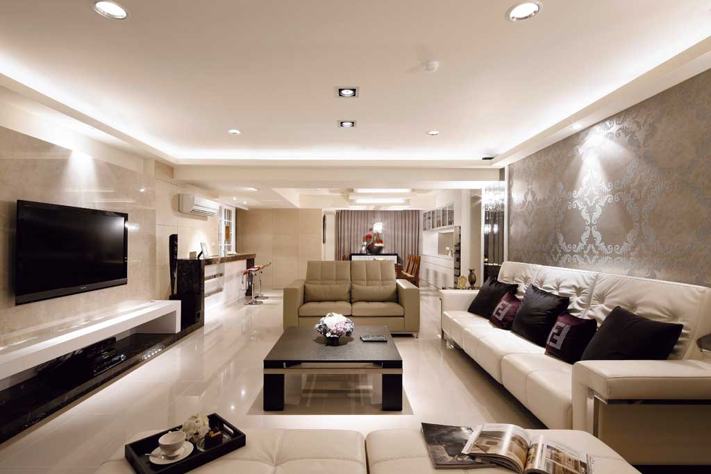 设计师保留原本屋主就有的家具物件，纳入新的空间规划之中，呈现完美的搭配。