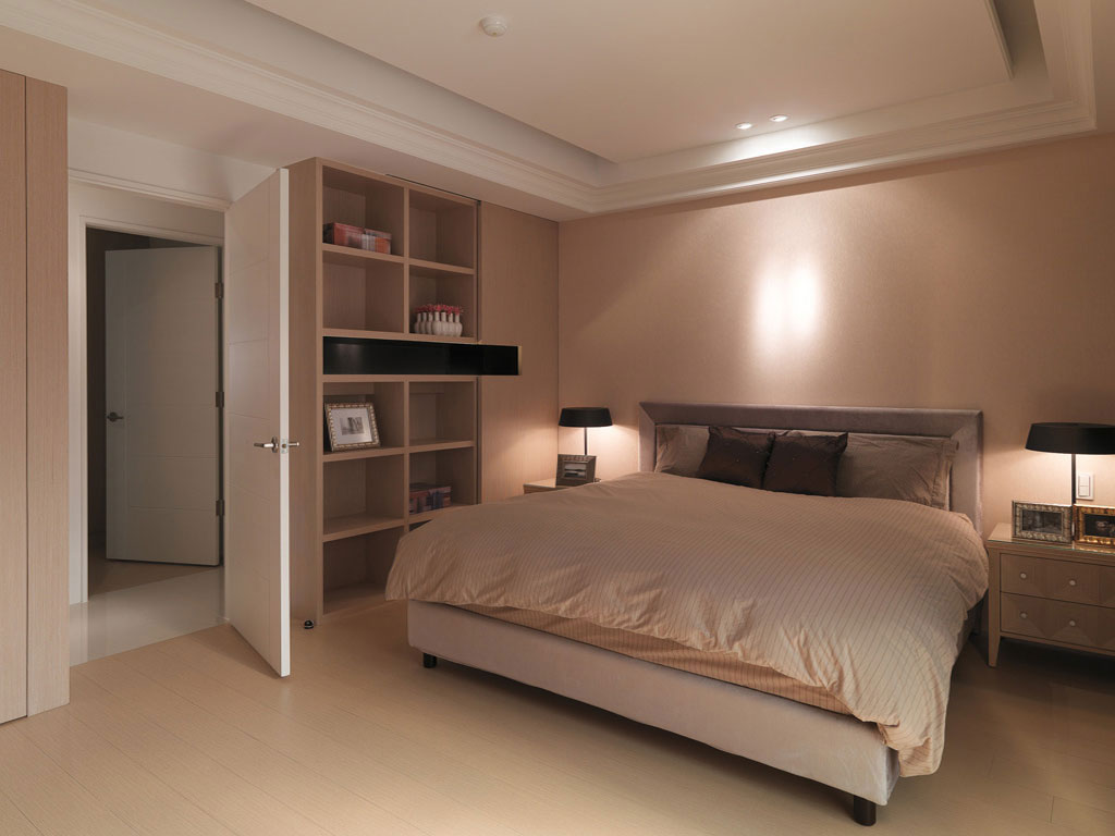 温馨优雅的主卧室设计，提供屋主较佳的睡眠空间。
