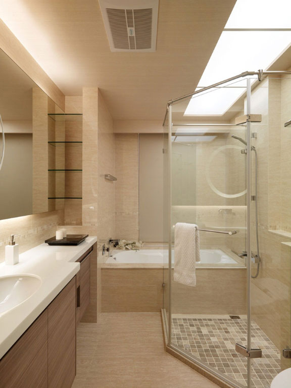 主浴也展现出饭店卫浴的质感，舒适宽敞更有对外窗，是较佳的洗涤身心场域。
