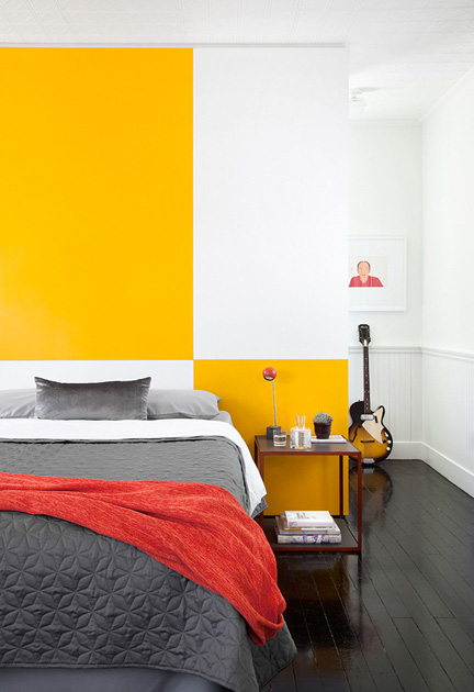 橙色梦幻简约风开放式LOFT卧室背景墙装修效果图