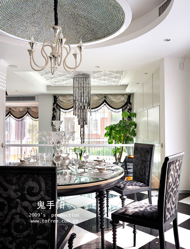 欧式风格别墅50平米豪华餐厅宫廷吊灯软装效果图