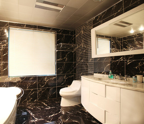 浴室，采用了典型的后现代的手法进行装修。