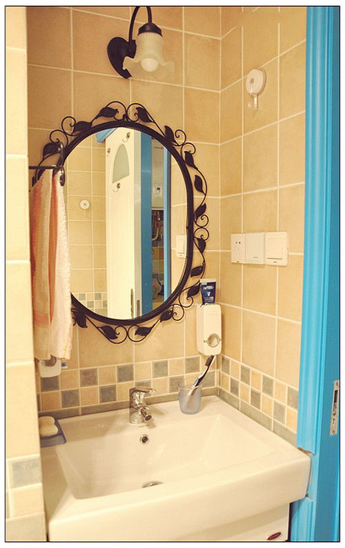 古罗马风格三室两厅5平米卫生间洗手台镜子软装效果图