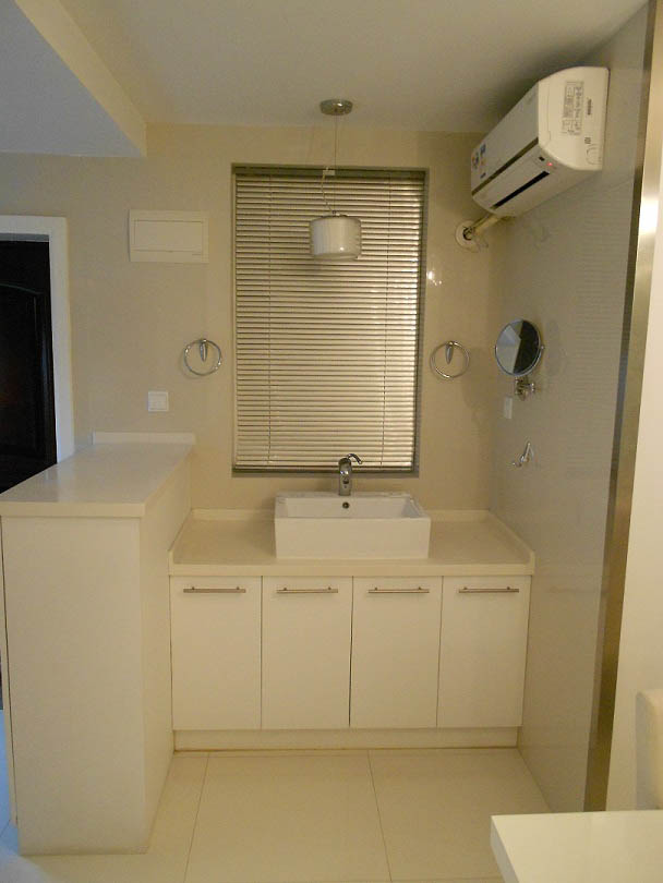 简约风格两室一厅精装房卫生间洗手台装潢效果图
