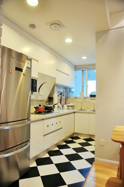50平宜家风二居室厨房白色橱柜装修效果图