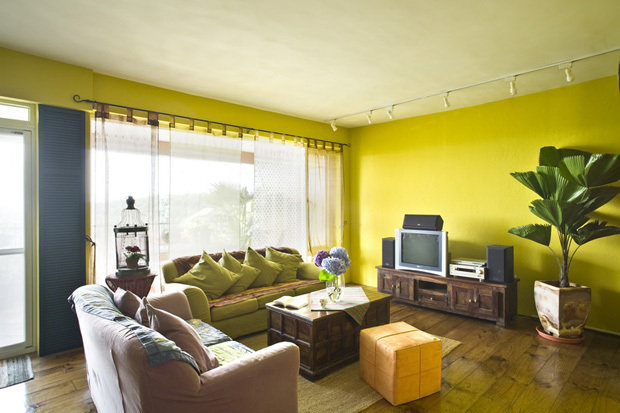 明媚红绿黄 浓郁美式乡村情调 二居室装修,富裕型装修,美式乡村风格,客厅,背景墙,黄色