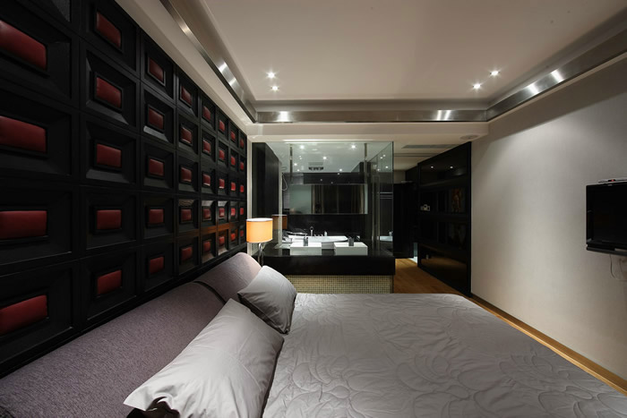 卧室背景墙和舒适的床