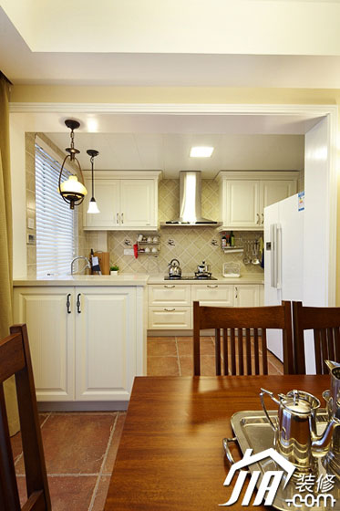 100平美式风格三房开放式厨房装修效果图