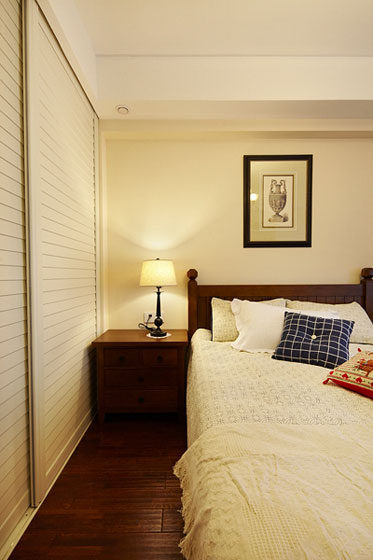 100平新房美式三居室卧室地板装修效果图