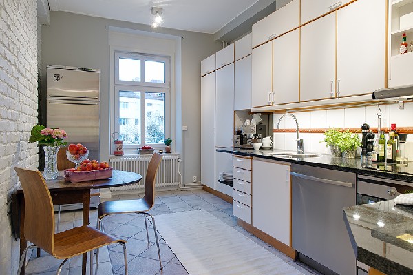 白色简欧风小公寓厨房装修效果图