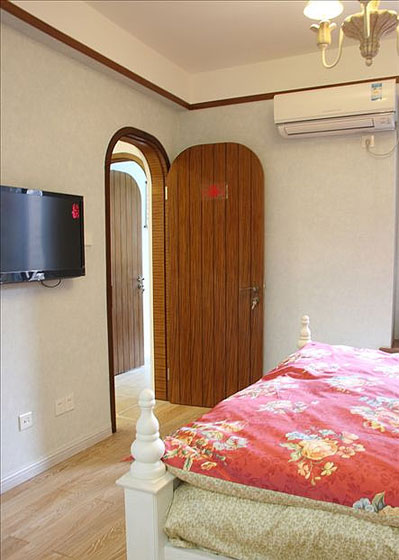 法式风格四室两厅精装房30平米卧室木门装修效果图
