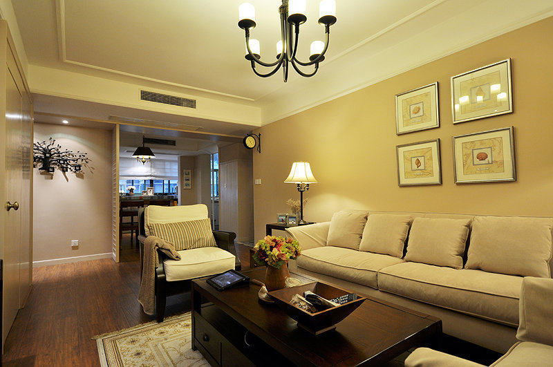 90平美式公寓客厅沙发背景墙装修效果图