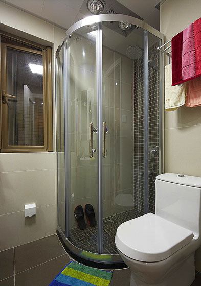 70平简约风二居室卫生间淋浴房装修效果图