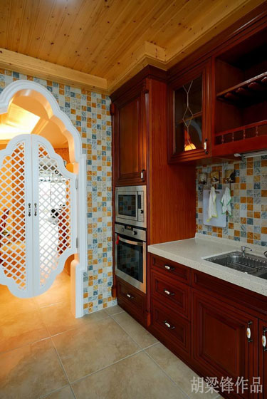 美式地中海混搭公寓厨房装修效果图
